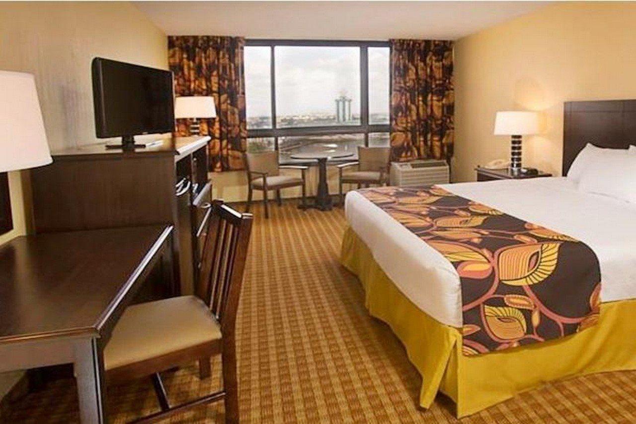 Ramada Plaza By Wyndham Orlando Resort & Suites Intl Drive Exterior photo