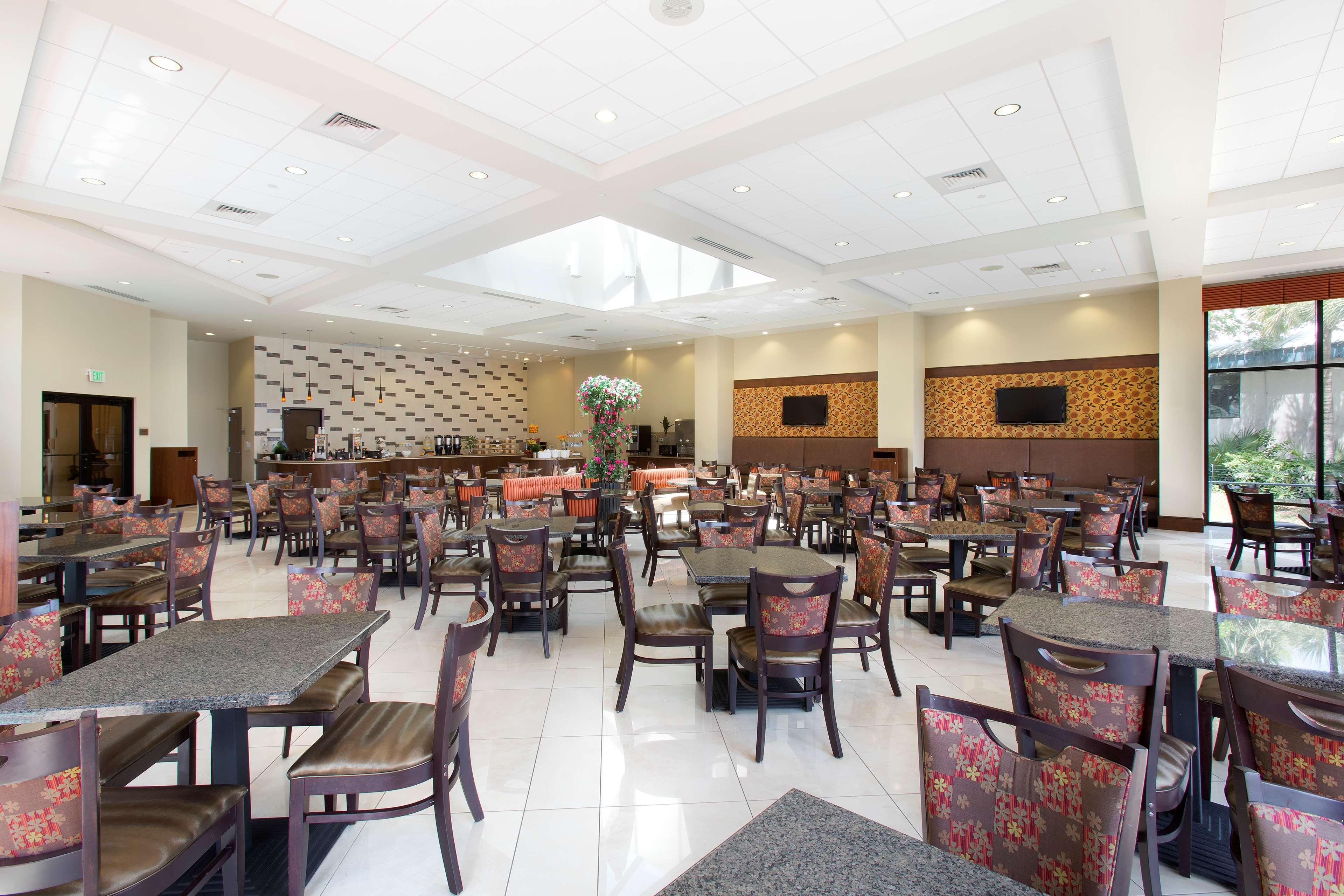 Ramada Plaza By Wyndham Orlando Resort & Suites Intl Drive Exterior photo