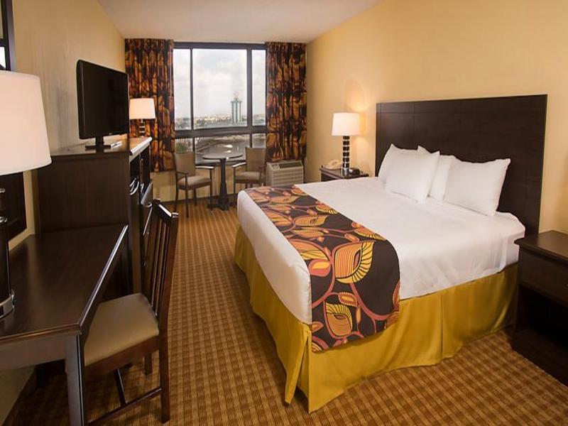 Ramada Plaza By Wyndham Orlando Resort & Suites Intl Drive Exterior photo