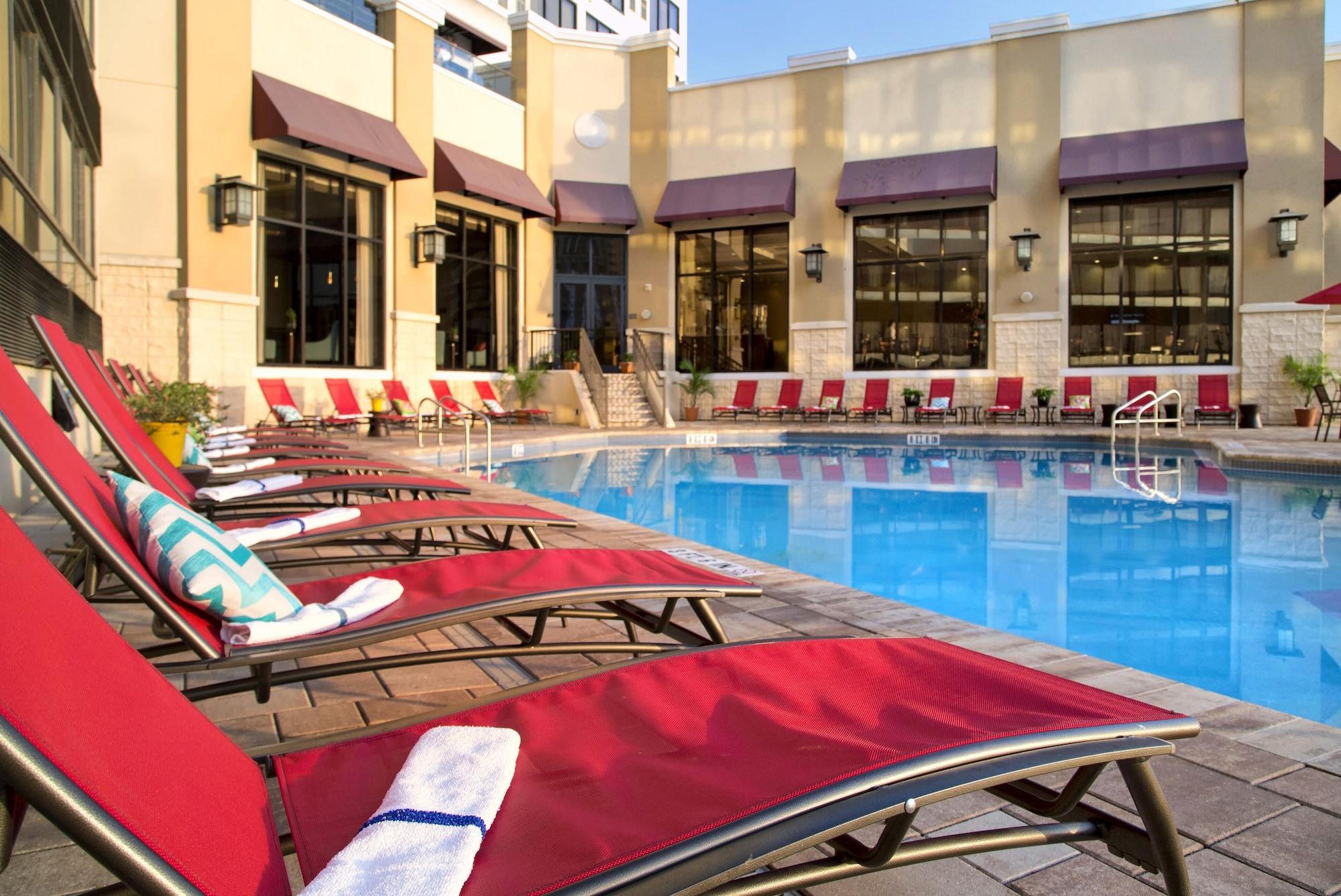 Ramada Plaza By Wyndham Orlando Resort & Suites Intl Drive Exterior photo