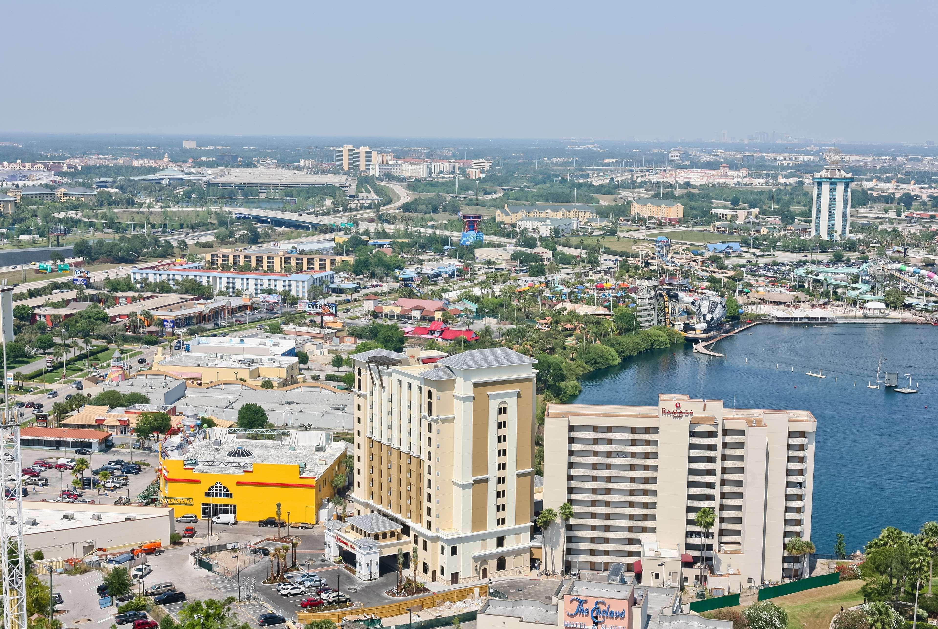 Ramada Plaza By Wyndham Orlando Resort & Suites Intl Drive Exterior photo