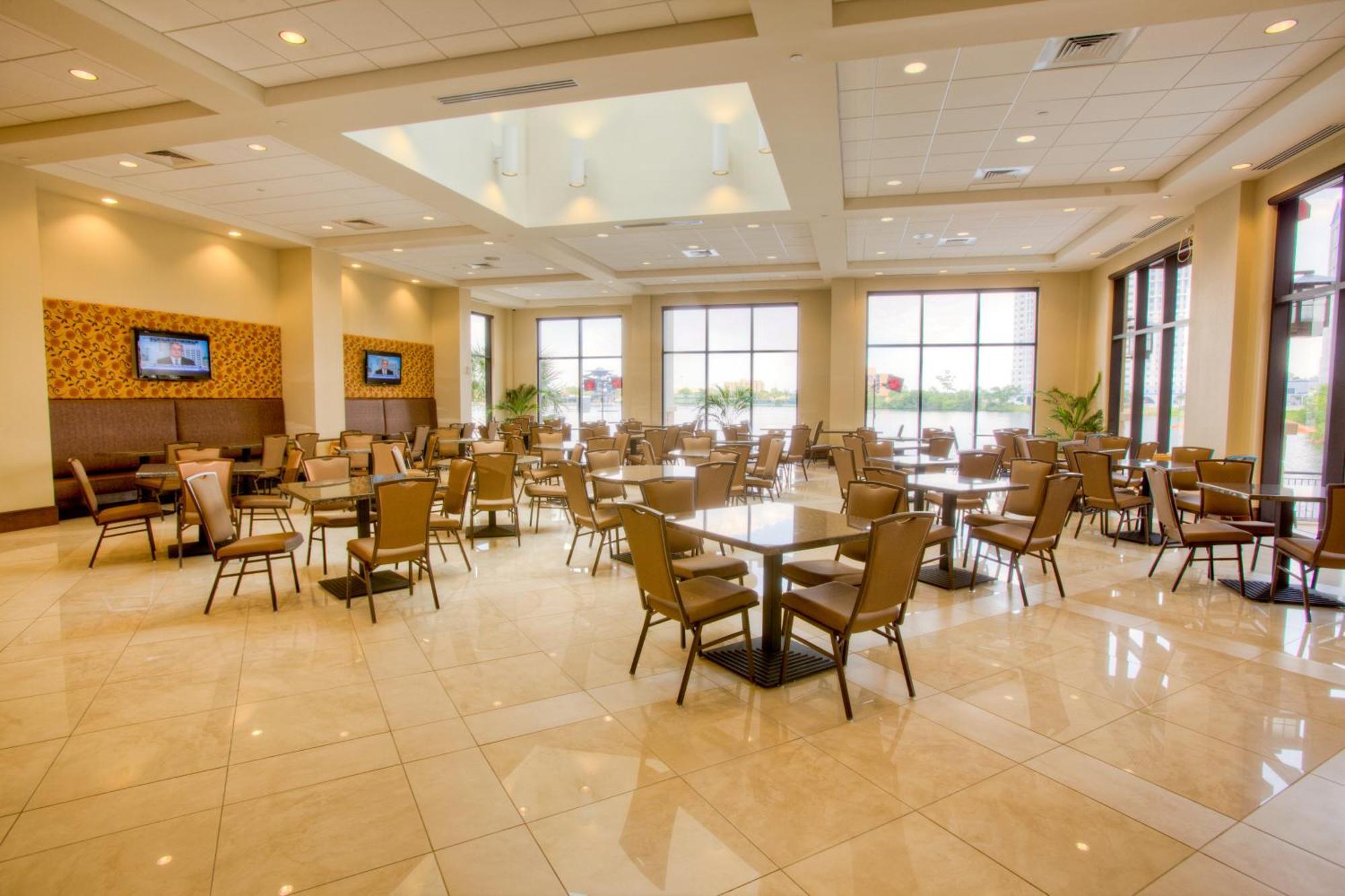 Ramada Plaza By Wyndham Orlando Resort & Suites Intl Drive Exterior photo