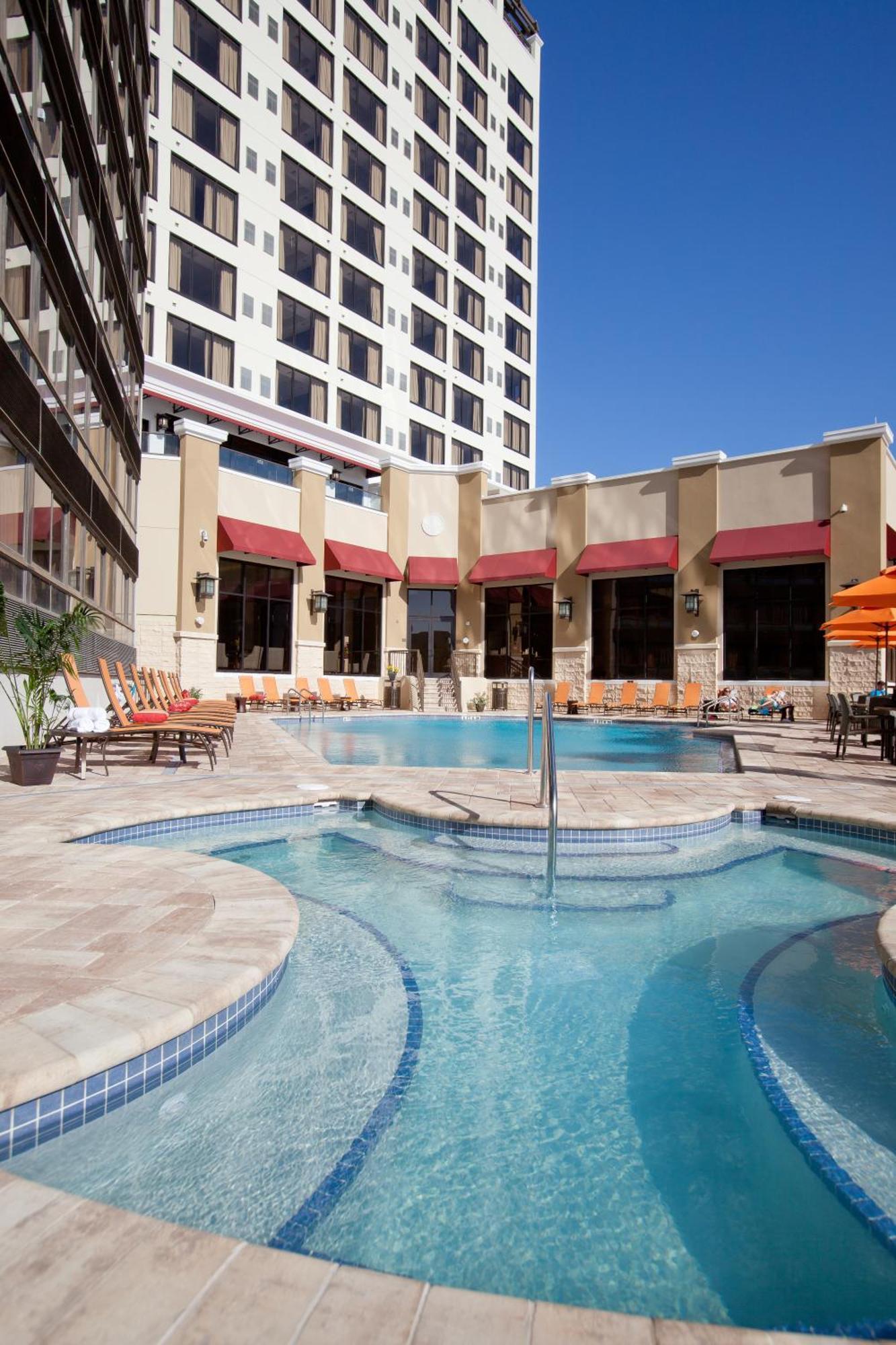 Ramada Plaza By Wyndham Orlando Resort & Suites Intl Drive Exterior photo