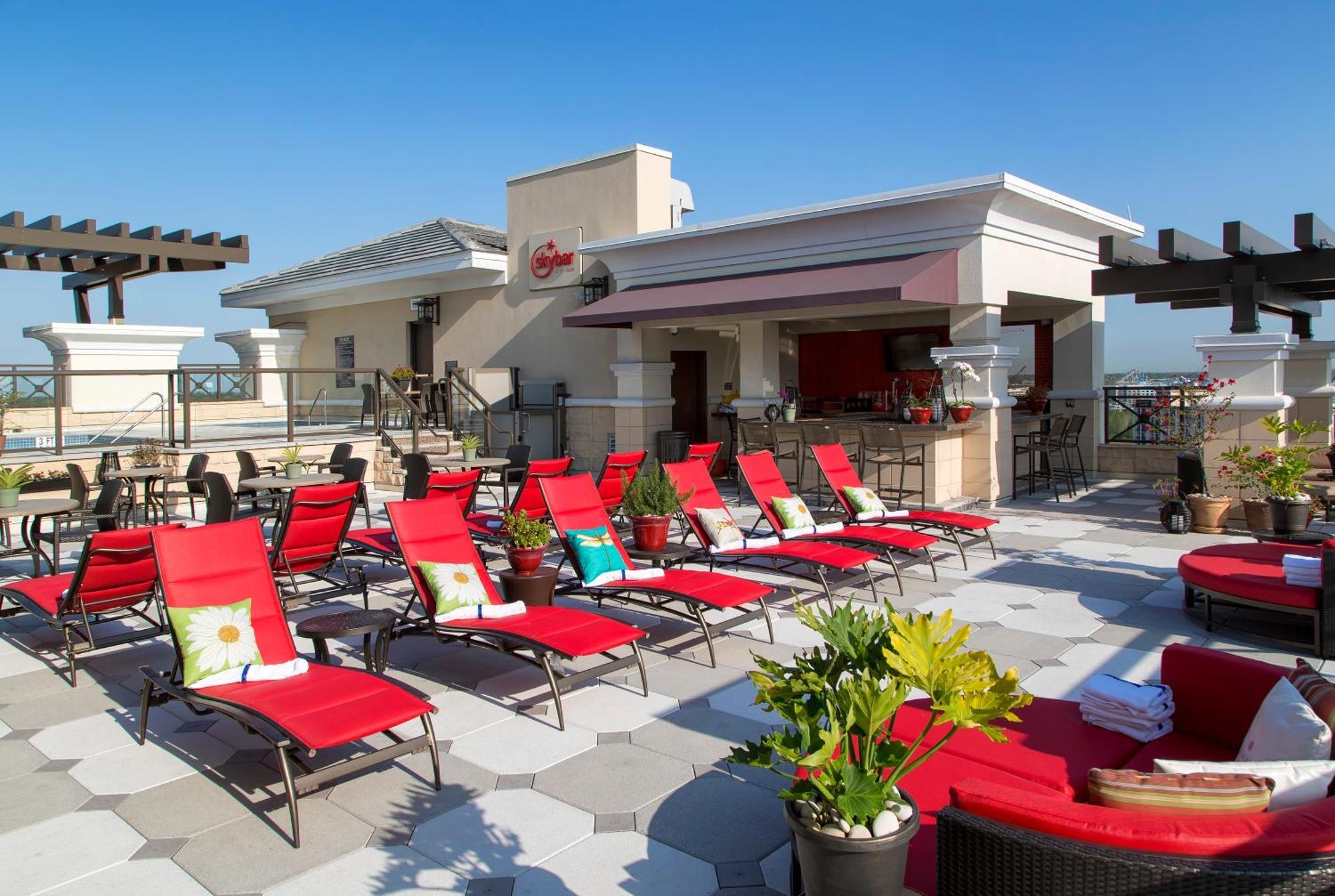 Ramada Plaza By Wyndham Orlando Resort & Suites Intl Drive Exterior photo