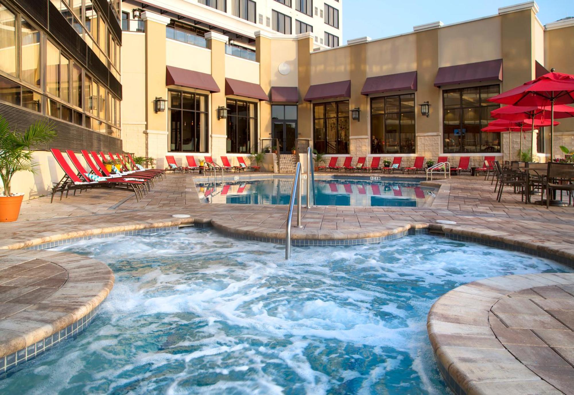 Ramada Plaza By Wyndham Orlando Resort & Suites Intl Drive Exterior photo